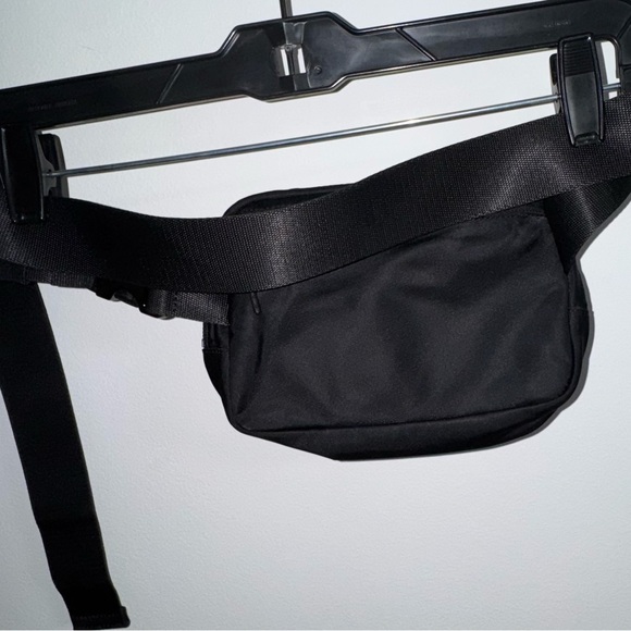 Lululemon Athletica Black Crossbody Bag (RARE) - Picture 2 of 4